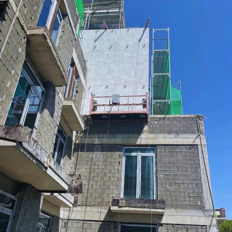 კიდული ლულკა და ბადით შემოსილი ხარაჩო IDEA Melikishvili-ს ფასადის სამუშაოებზე